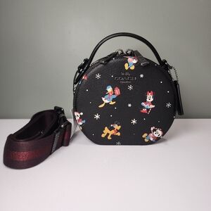 Coach CM846 Disney X Coach Canteen Crossbody Holiday Print
